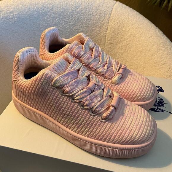 Burberry women’s Box Check Knit Low-Top Sneakers - Picture 7 of 9